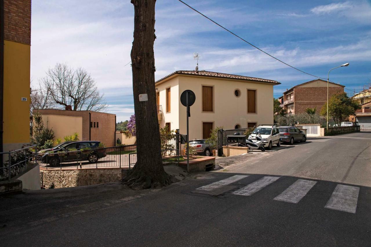 Casa Il Glicine A Due Passi Dal Centro Apartment Siena Ngoại thất bức ảnh