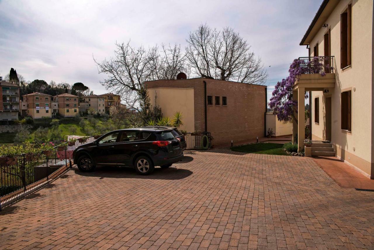 Casa Il Glicine A Due Passi Dal Centro Apartment Siena Ngoại thất bức ảnh